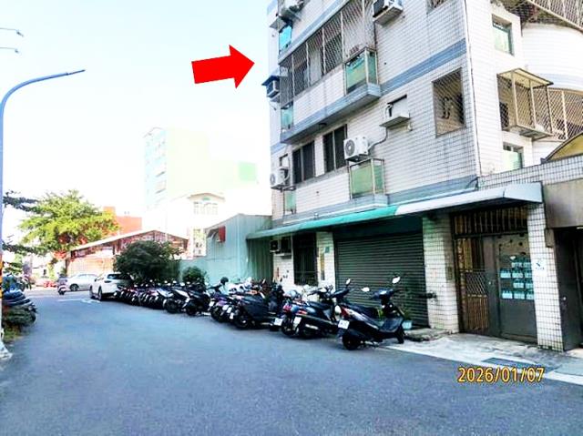 台中東區華廈法拍-3